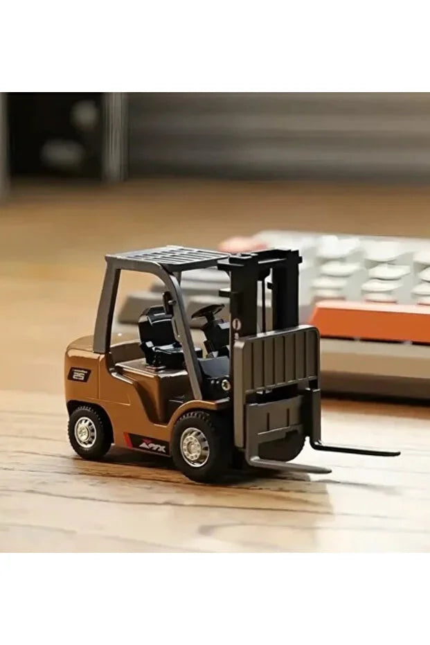 RC Mini Uzaktan Kumandalı Forklift – Gerçekçi İnşaat Makinesi