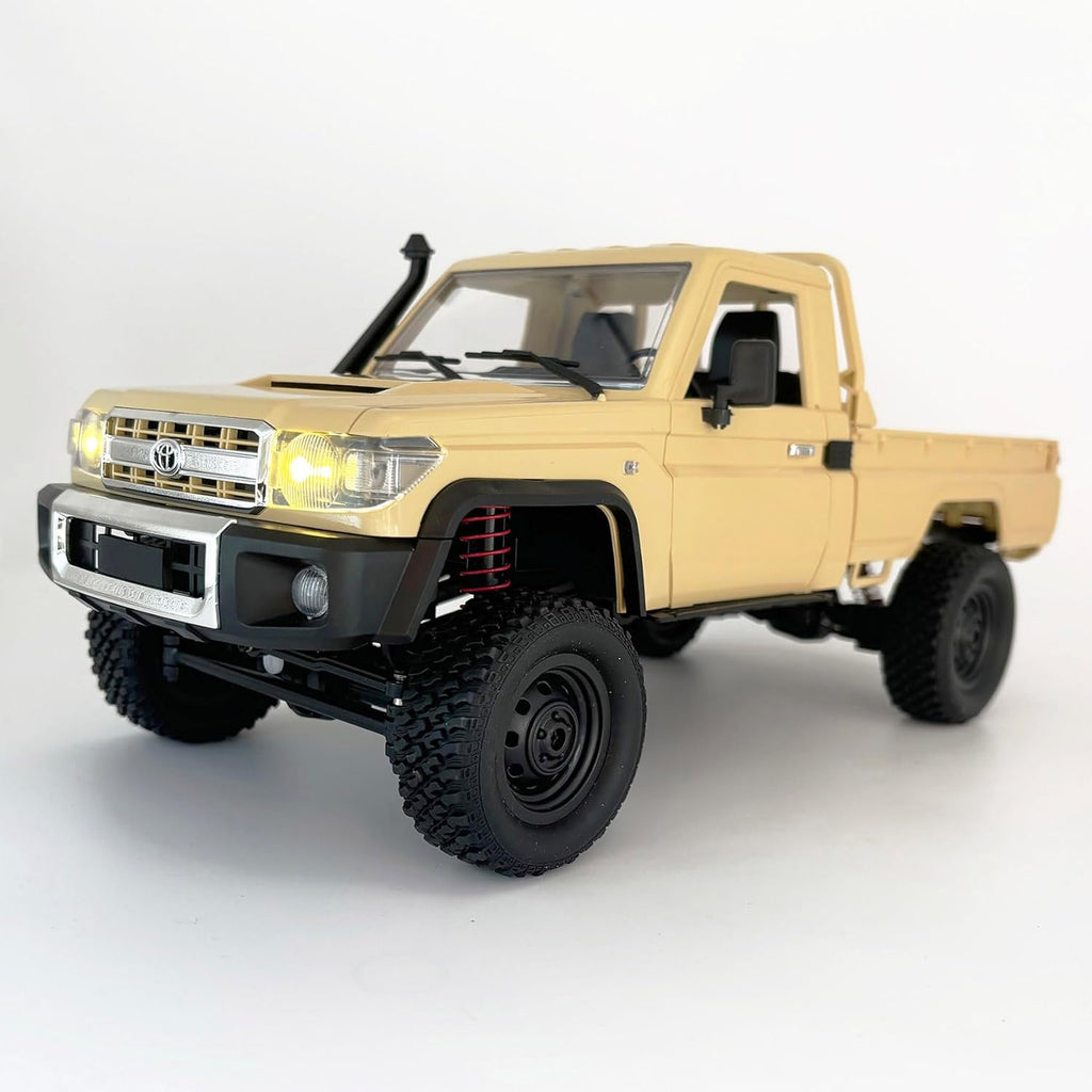 MN82 sarı RC crawler 1/12 ölçek 4WD offroad uzaktan kumandalı araba
